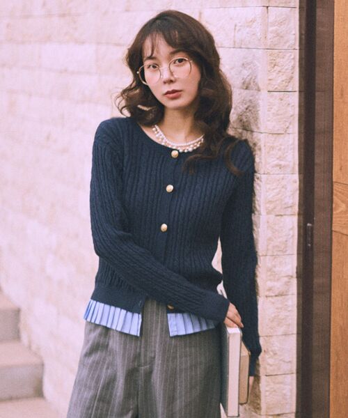 earth music&ecology（アースミュージックアンドエコロジー）の「3連パールネックレス（ネックレス・レディース・ゴールド・FREE）」の4枚目の写真