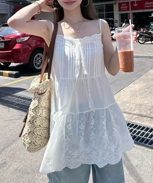 CELENA BEATS(セレナビーツ)の「レース リボン付き シアー ティアード キャミ フェミニン ワンピース(ワンピース・レディース・ホワイト・FREE)」の2枚目の写真