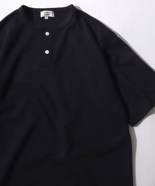 ANPAS（アンパス）の「Dry Waffle Henley Short-Sleeve Tee / ドライワッフルヘンリーネック 半袖Tシャツ 無地 半T メンズ シンプル 吸水速乾（Tシャツ/カットソー・メンズ・ブラウン/ホワイト/ブラック/ライトカーキ・XL/L/M）」の2枚目の写真