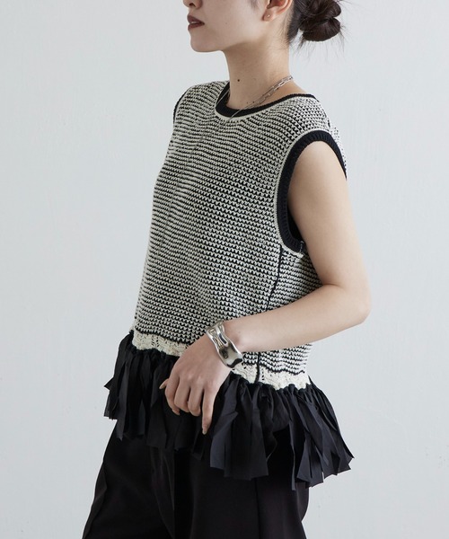 Lui's（ルイス）の「フリンジジャガードニット（ニット/セーター・レディース・ライトグレー/ブラック・FREE）」の4枚目の写真