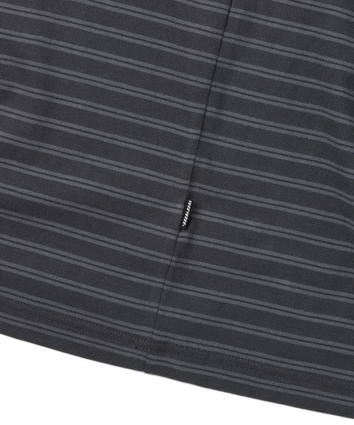 YESEYESEE(イエスアイシー)の「Y.E.S Thin Stripe Tee(Tシャツ/カットソー・メンズ・チャコール/カーキ・XL/L/M/S)」の6枚目の写真