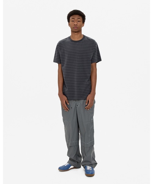 YESEYESEE(イエスアイシー)の「Y.E.S Thin Stripe Tee(Tシャツ/カットソー・メンズ・チャコール/カーキ・XL/L/M/S)」の7枚目の写真