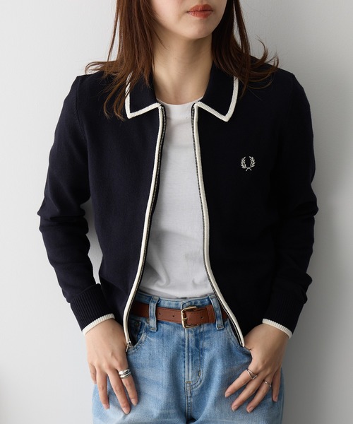 FRED PERRY(フレッドペリー)の「【FRED PERRY】ZIP-THROUGH KNITTED SHIRT K3122/ジップスルーニットカーディガン(カーディガン/ボレロ・レディース・アイボリー/ネイビー系2・FREE)」の2枚目の写真