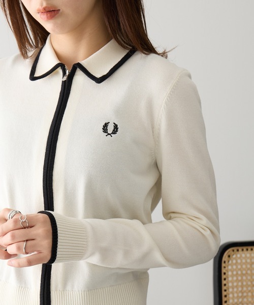 FRED PERRY(フレッドペリー)の「【FRED PERRY】ZIP-THROUGH KNITTED SHIRT K3122/ジップスルーニットカーディガン(カーディガン/ボレロ・レディース・アイボリー/ネイビー系2・FREE)」の9枚目の写真