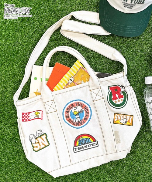 Vintage PEANUTS(ビンテージピーナッツ)の「ルートート / SNOOPY スヌーピー IP.デリ.シシュウ.ピーナッツ-0Y(ショルダーバッグ・レディース・ネイビー/サックスブルー/アイボリー・FREE)」の1枚目の写真