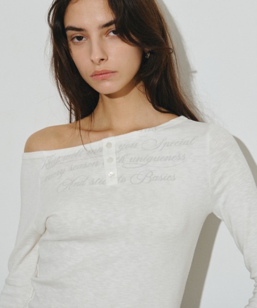Midnight Move(ミッドナイトムーブ)の「A'GEM/9 × .kom 『MIDNIGHT MOVE/ミッドナイトムーブ』bt sl t/レタリングロングスリーブTシャツ(Tシャツ/カットソー・レディース・ホワイト/ブラック・FREE)」の3枚目の写真