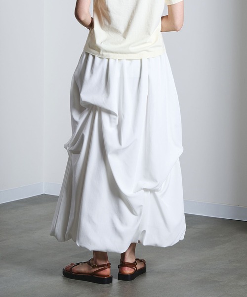 ROSE BUD（ローズバッド）の「TUCK BALLOON SKIRT（スカート・レディース・ブラック/ホワイト・ONE SIZE）」の5枚目の写真