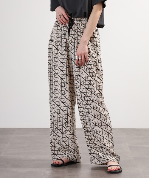 EGLANTINE(エグランティーヌ)の「EGLANTINE セットアップ対応 プリントパンツ(その他パンツ・レディース・ブラック/ベージュ・40)」の15枚目の写真
