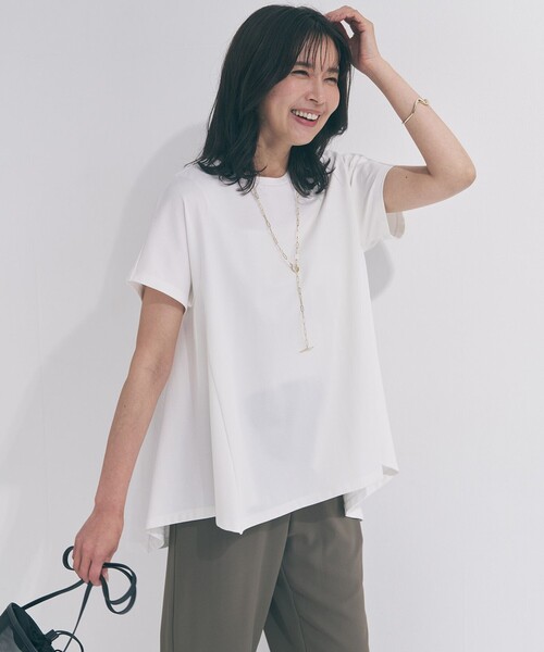 UNFILO（アンフィーロ）の「【一部店舗限定カラー】BEAUTY FORM-T フレアTシャツ（Tシャツ/カットソー・レディース・ベージュ系/ブラック系1/グレー系/ネイビー系/ホワイト系/レッド系/ブラック系・X-LARGE/XX-LARGE）」の9枚目の写真