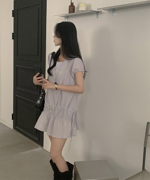 Girly Doll(ガーリードール)の「ギャザーデザインミニワンピース(ワンピース・レディース・ブラック/ホワイト/グレー・F)」の6枚目の写真