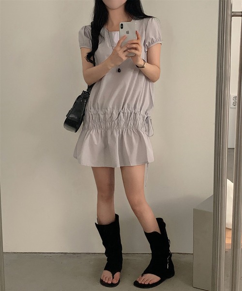 Girly Doll(ガーリードール)の「ギャザーデザインミニワンピース(ワンピース・レディース・ブラック/ホワイト/グレー・F)」の10枚目の写真