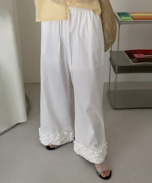 Doula Doula（ドゥーラドゥーラ）の「裾フリルワイドイージーパンツ（その他パンツ・レディース・ホワイト/ブルー・FREE）」の5枚目の写真