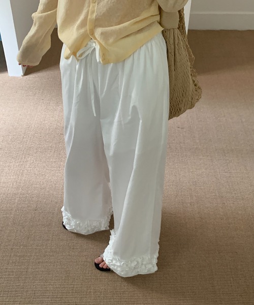 Doula Doula（ドゥーラドゥーラ）の「裾フリルワイドイージーパンツ（その他パンツ・レディース・ホワイト/ブルー・FREE）」の17枚目の写真