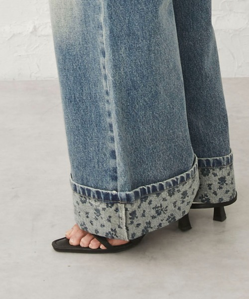 archives(アルシーヴ)の「花柄プリントロールアップデニム(デニムパンツ・レディース・ロイヤルブルー/ブルー・SMALL/MEDIUM)」の11枚目の写真