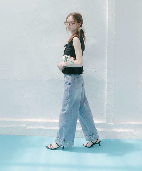 archives(アルシーヴ)の「花柄プリントロールアップデニム(デニムパンツ・レディース・ロイヤルブルー/ブルー・SMALL/MEDIUM)」の5枚目の写真