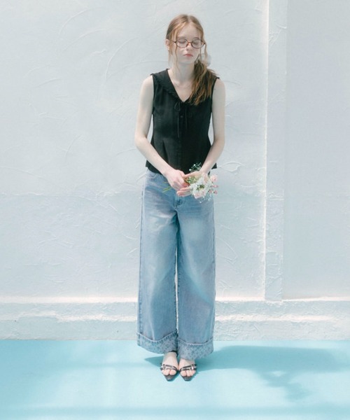 archives(アルシーヴ)の「花柄プリントロールアップデニム(デニムパンツ・レディース・ロイヤルブルー/ブルー・SMALL/MEDIUM)」の3枚目の写真