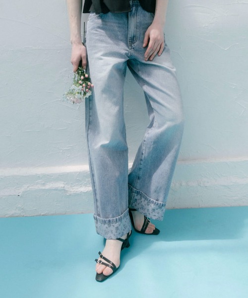 archives(アルシーヴ)の「花柄プリントロールアップデニム(デニムパンツ・レディース・ロイヤルブルー/ブルー・SMALL/MEDIUM)」の19枚目の写真
