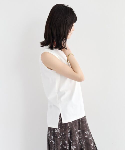 YECCA VECCA(イェッカヴェッカ)の「コットンスムースノースリーブトップス(Tシャツ/カットソー・レディース・ベージュ/ブラック/オフホワイト・FREE)」の8枚目の写真