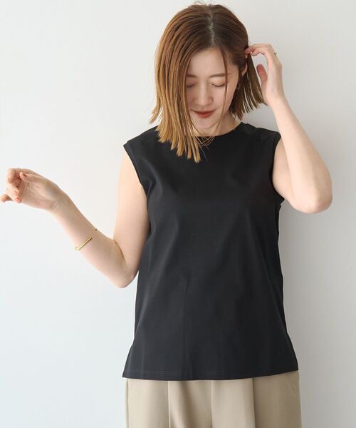 YECCA VECCA(イェッカヴェッカ)の「コットンスムースノースリーブトップス(Tシャツ/カットソー・レディース・ベージュ/ブラック/オフホワイト・FREE)」の19枚目の写真