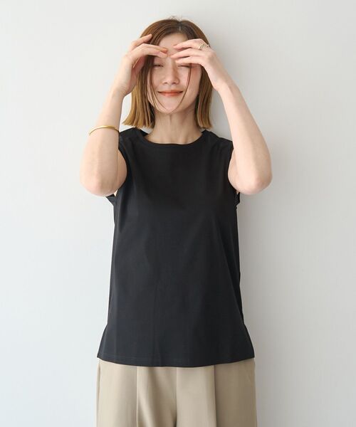 YECCA VECCA(イェッカヴェッカ)の「コットンスムースノースリーブトップス(Tシャツ/カットソー・レディース・ベージュ/ブラック/オフホワイト・FREE)」の5枚目の写真