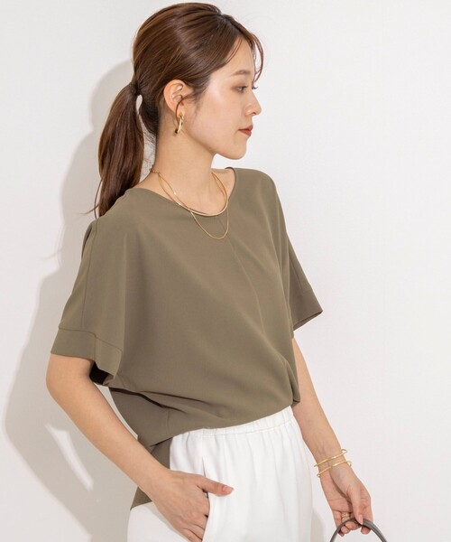 NOLLEY’S（ノーリーズ）の「【WEB＆一部店舗限定カラー】《セットアップ対応》ジョーゼットＶネックプルオーバー（シャツ/ブラウス・レディース・ホワイト/チャコールグレー/ブラック/オリーブ・38）」の7枚目の写真