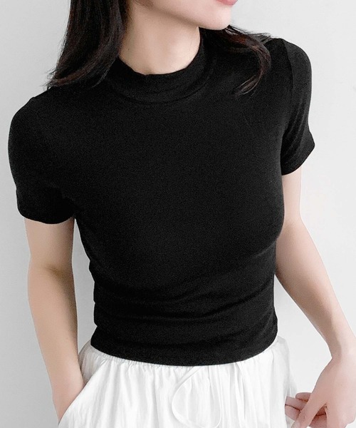 LOWO(ロワ)の「【65kgまで対応】抜群の伸縮性!もっちりハイネックTシャツ(Tシャツ/カットソー・レディース・ベージュ/チャコールグレー/ライトグレー/グレイッシュベージュ/モカ/グレー/ベージュ系/ブラック/ホワイト・FREE)」の2枚目の写真