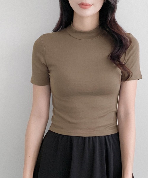 LOWO(ロワ)の「【65kgまで対応】抜群の伸縮性!もっちりハイネックTシャツ(Tシャツ/カットソー・レディース・ベージュ/チャコールグレー/ライトグレー/グレイッシュベージュ/モカ/グレー/ベージュ系/ブラック/ホワイト・FREE)」の6枚目の写真