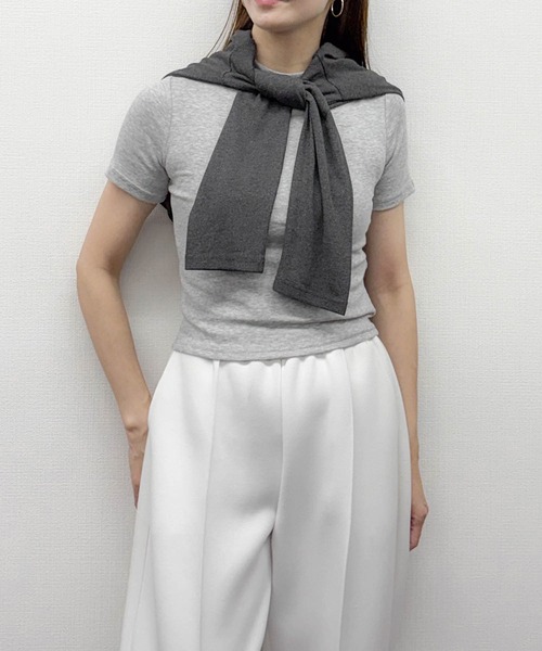 LOWO(ロワ)の「【65kgまで対応】抜群の伸縮性!もっちりハイネックTシャツ(Tシャツ/カットソー・レディース・ベージュ/チャコールグレー/ライトグレー/グレイッシュベージュ/モカ/グレー/ベージュ系/ブラック/ホワイト・FREE)」の12枚目の写真