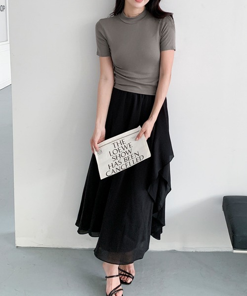 LOWO(ロワ)の「【65kgまで対応】抜群の伸縮性!もっちりハイネックTシャツ(Tシャツ/カットソー・レディース・ベージュ/チャコールグレー/ライトグレー/グレイッシュベージュ/モカ/グレー/ベージュ系/ブラック/ホワイト・FREE)」の13枚目の写真