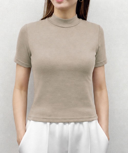 LOWO(ロワ)の「【65kgまで対応】抜群の伸縮性!もっちりハイネックTシャツ(Tシャツ/カットソー・レディース・ベージュ/チャコールグレー/ライトグレー/グレイッシュベージュ/モカ/グレー/ベージュ系/ブラック/ホワイト・FREE)」の17枚目の写真