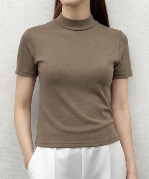 LOWO(ロワ)の「【65kgまで対応】抜群の伸縮性!もっちりハイネックTシャツ(Tシャツ/カットソー・レディース・ベージュ/チャコールグレー/ライトグレー/グレイッシュベージュ/モカ/グレー/ベージュ系/ブラック/ホワイト・FREE)」の19枚目の写真