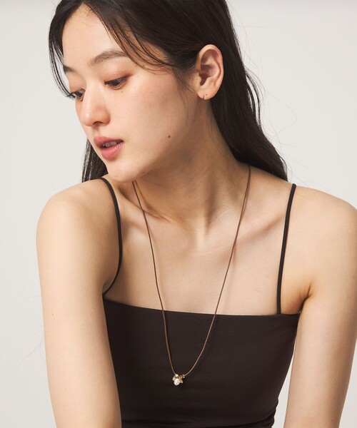green label relaxing(グリーンレーベルリラクシング)の「コード&チャーム ミックス ネックレス(ネックレス・レディース・ブラック/ブラウン系・FREE)」の3枚目の写真