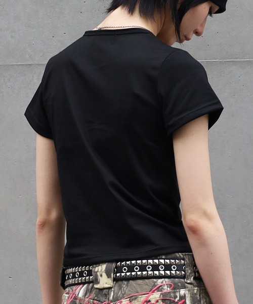 ATMARK(アットマーク)の「《3サイズ展開 / LADIES 》クロススタッズデザイン Tシャツ(Tシャツ/カットソー・レディース・ブラック・L/M/S)」の5枚目の写真