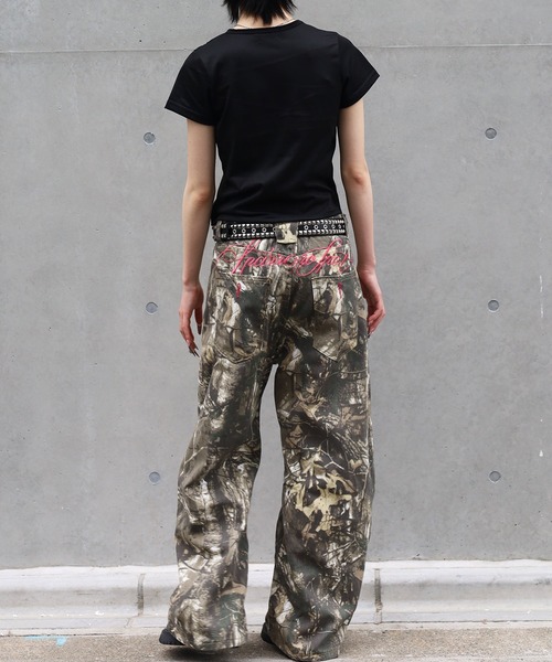 ATMARK(アットマーク)の「《3サイズ展開 / LADIES 》クロススタッズデザイン Tシャツ(Tシャツ/カットソー・レディース・ブラック・L/M/S)」の6枚目の写真
