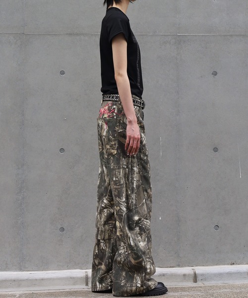 ATMARK(アットマーク)の「《3サイズ展開 / LADIES 》クロススタッズデザイン Tシャツ(Tシャツ/カットソー・レディース・ブラック・L/M/S)」の8枚目の写真