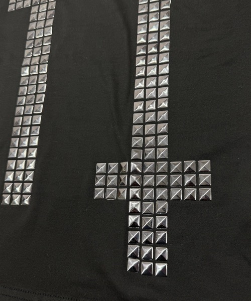 ATMARK(アットマーク)の「《3サイズ展開 / LADIES 》クロススタッズデザイン Tシャツ(Tシャツ/カットソー・レディース・ブラック・L/M/S)」の11枚目の写真