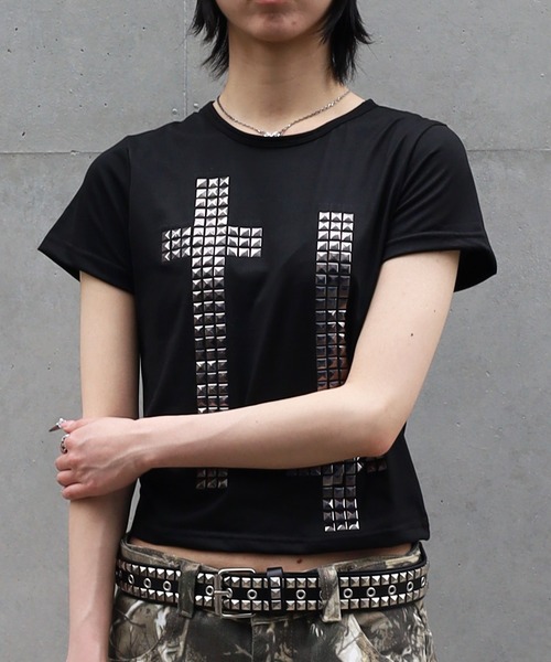 ATMARK(アットマーク)の「《3サイズ展開 / LADIES 》クロススタッズデザイン Tシャツ(Tシャツ/カットソー・レディース・ブラック・L/M/S)」の4枚目の写真
