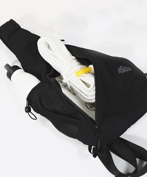 DAY CLOSET(デイ クローゼット)の「【軽量/撥水加工/ショルダー取り外し可】ワンポイントロゴ 台形 ボディバッグ レディース メンズ(ショルダーバッグ・レディース・カーキ/ブラック/ブラウン/グレー・ONE SIZE)」の20枚目の写真