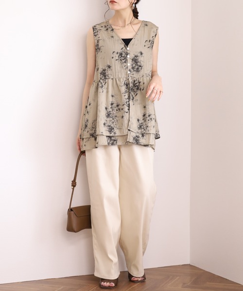 Arinomama(アリノママ)の「Arinomama 花柄シア ノースリブラウス(シャツ/ブラウス・レディース・ベージュ系/ブラウン系/スカイブルー系/ライトグリーン系・FREE)」の15枚目の写真