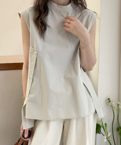 AMAJI(アマジ)の「ノースリーブ フリルブラウス(シャツ/ブラウス・レディース・ベージュ/ホワイト・X-LARGE/LARGE/XX-LARGE)」の5枚目の写真