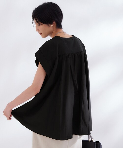OPAQUE.CLIP(オペークドットクリップ)の「【接触冷感】バックフレアドッキングカットソー《洗濯機OK》(Tシャツ/カットソー・レディース・ホワイト/ブラック/ブルー系その他/ブラウン系・42/40/38)」の7枚目の写真