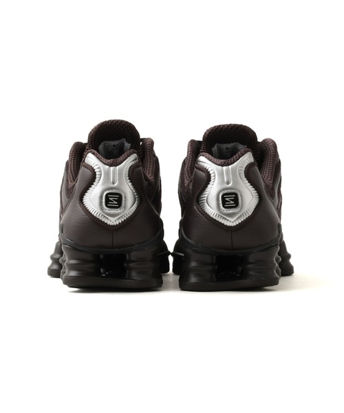 NIKE(ナイキ)の「NIKE WMNS SHOX TL / ナイキ ウィメンズ ショックス TL【SP】(スニーカー・レディース・ダークブラウン・23.5cm/24.5cm/23.0cm/24.0cm/25.0cm)」の4枚目の写真