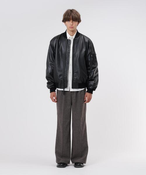 Alpha Industries(アルファインダストリーズ)の「Alpha Industries/アルファインダストリーズ/LEATHER MA-1 HERITAGE FIT FLIGHT JACKET/レザーMA-1 ヘリテージフィット フライトジャケット(MA-1・メンズ・ブラック/ブラウン・S/M/L/2XL/XL)」の4枚目の写真