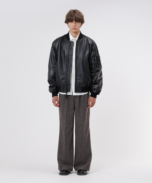Alpha Industries(アルファインダストリーズ)の「Alpha Industries/アルファインダストリーズ/LEATHER MA-1 HERITAGE FIT FLIGHT JACKET/レザーMA-1 ヘリテージフィット フライトジャケット(MA-1・メンズ・ブラック/ブラウン・S/M/L/2XL/XL)」の3枚目の写真