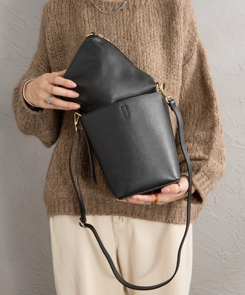 聯名款雙向皮革水桶包