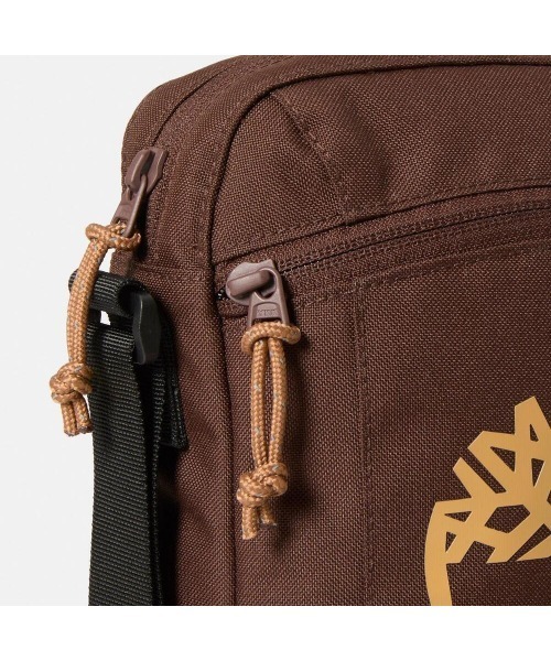 Timberland(ティンバーランド)の「アウトドア クロスボディ バッグ(ボディバッグ/ウエストポーチ・メンズ・ブラウン・FREE)」の4枚目の写真