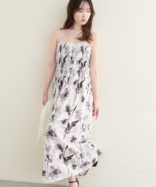 natural couture(ナチュラルクチュール)の「シャーリングキャミワンピース(ワンピース・レディース・ブラック/オフホワイト/ピンク・FREE)」の9枚目の写真