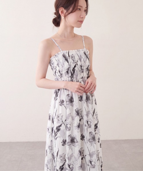 natural couture(ナチュラルクチュール)の「シャーリングキャミワンピース(ワンピース・レディース・ブラック/オフホワイト/ピンク・FREE)」の6枚目の写真