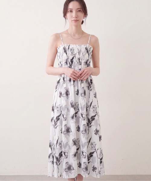 natural couture(ナチュラルクチュール)の「シャーリングキャミワンピース(ワンピース・レディース・ブラック/オフホワイト/ピンク・FREE)」の5枚目の写真
