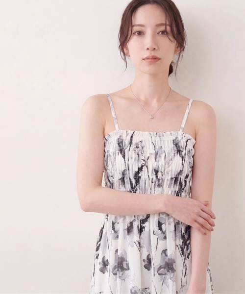natural couture(ナチュラルクチュール)の「シャーリングキャミワンピース(ワンピース・レディース・ブラック/オフホワイト/ピンク・FREE)」の7枚目の写真